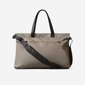 Everlane ReNew Transit Weekender Bag in Warm Charcoal
